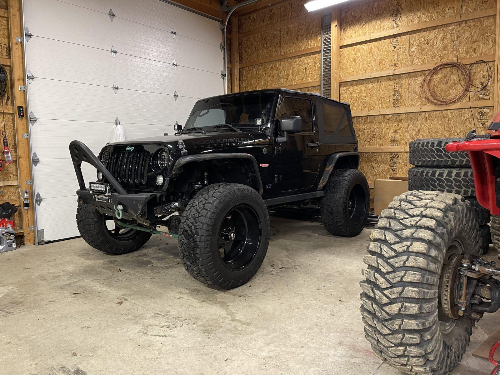 22×12 American Force Independence 38×13.5 Nitto Ridgegrappler