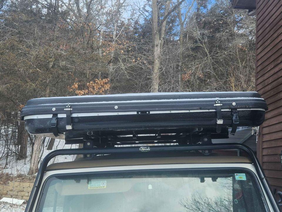 Cascadia Vehicle Tent with TJ Mount