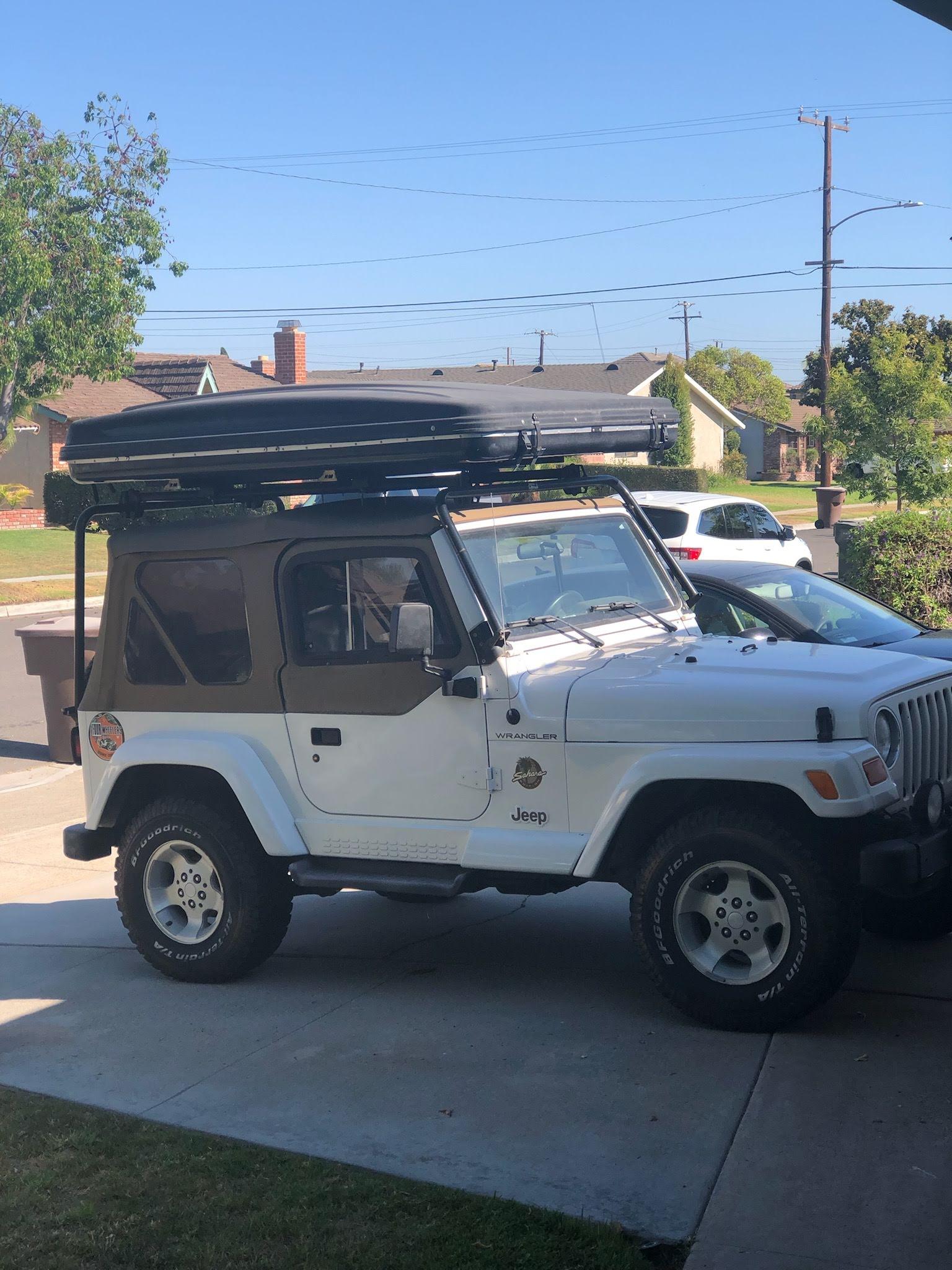 Cascadia Vehicle Tent with TJ Mount