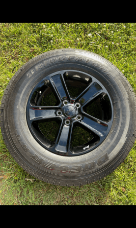 Jeep Bridgestone Dueler tires and wheels