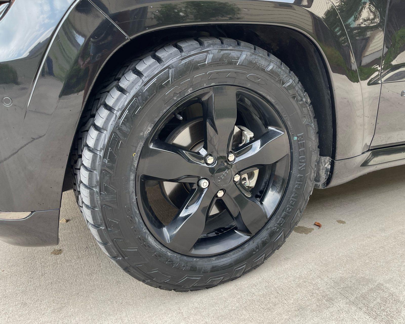 275-55-20 Nitto Recon Graplers