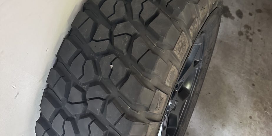 2019 wrangler moab wheels & tires