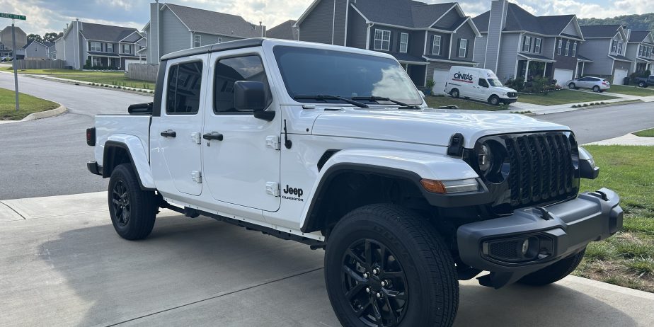 2022 jeep gladiator Sport Altitude