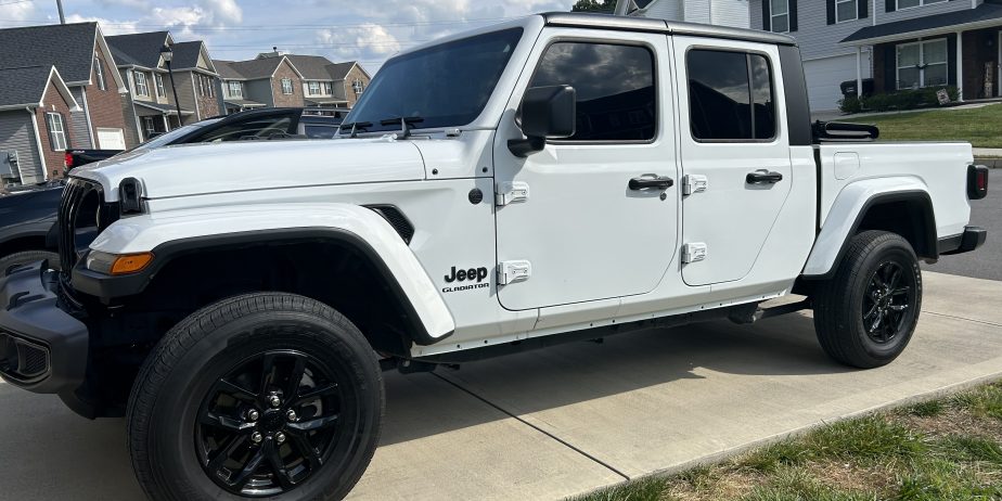 2022 jeep gladiator Sport Altitude