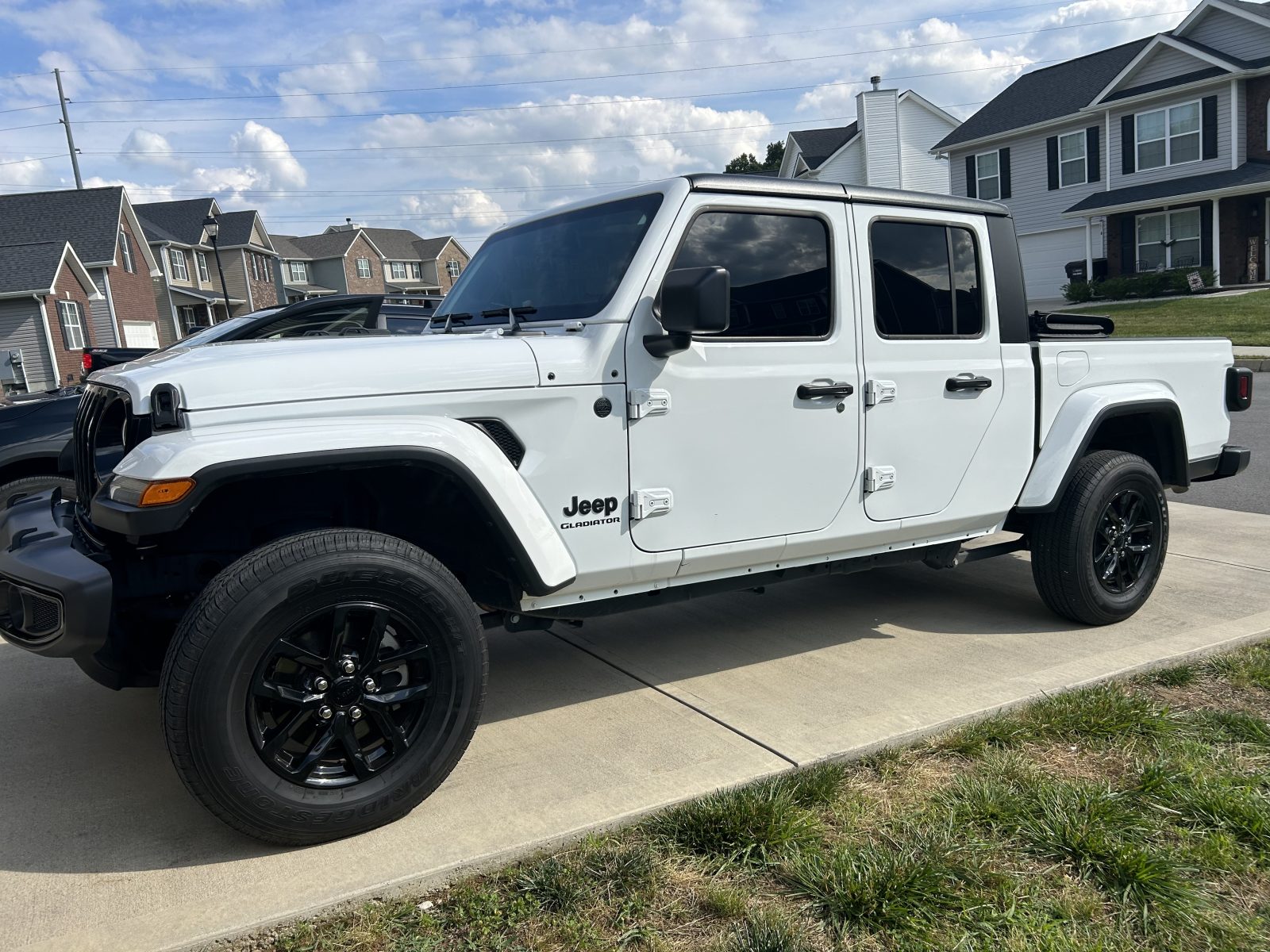 2022 jeep gladiator Sport Altitude