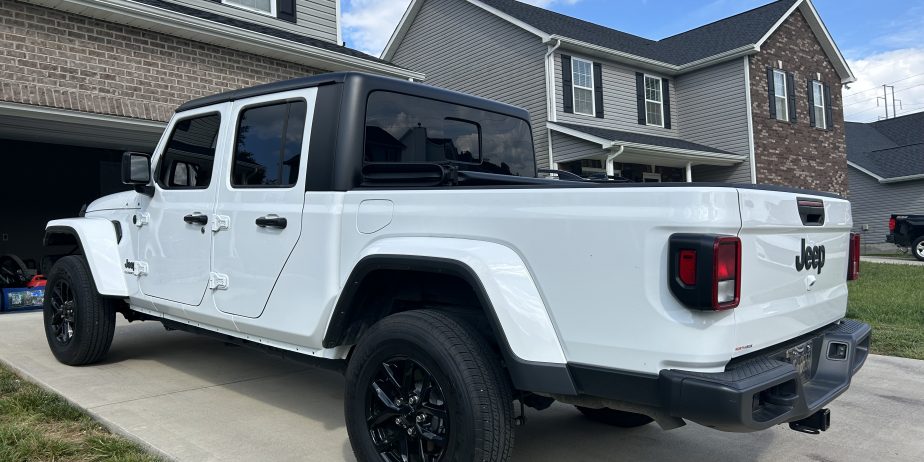 2022 jeep gladiator Sport Altitude