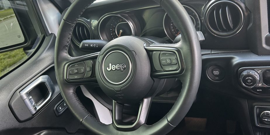 2022 jeep gladiator Sport Altitude