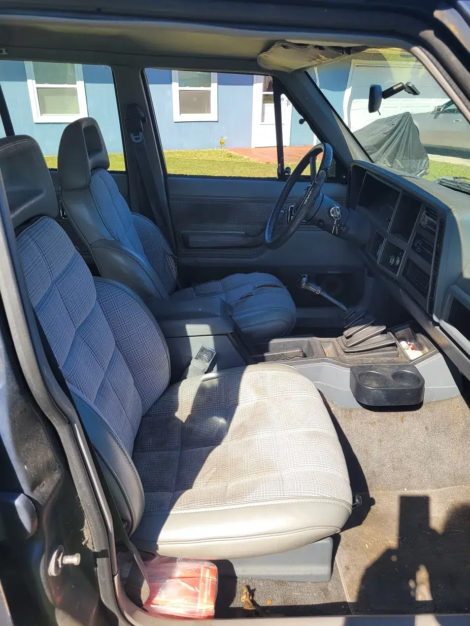 1988 Cherokee Laredo 4×4.
