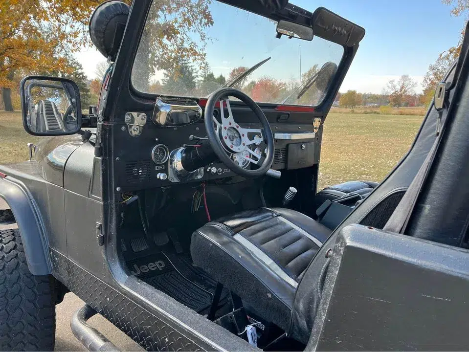 1983 CJ7 Laredo