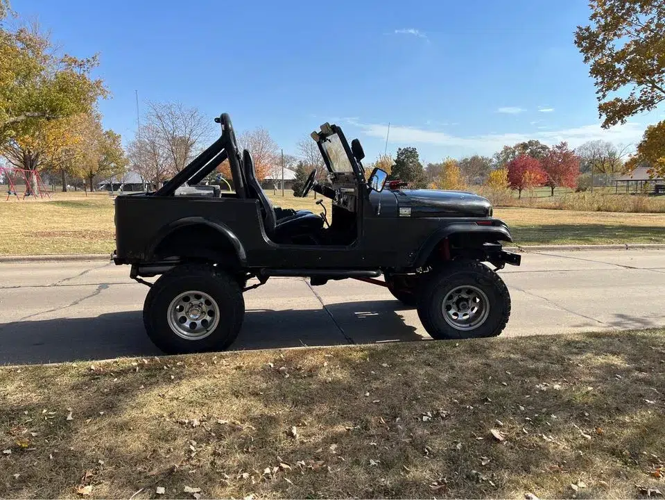 1983 CJ7 Laredo