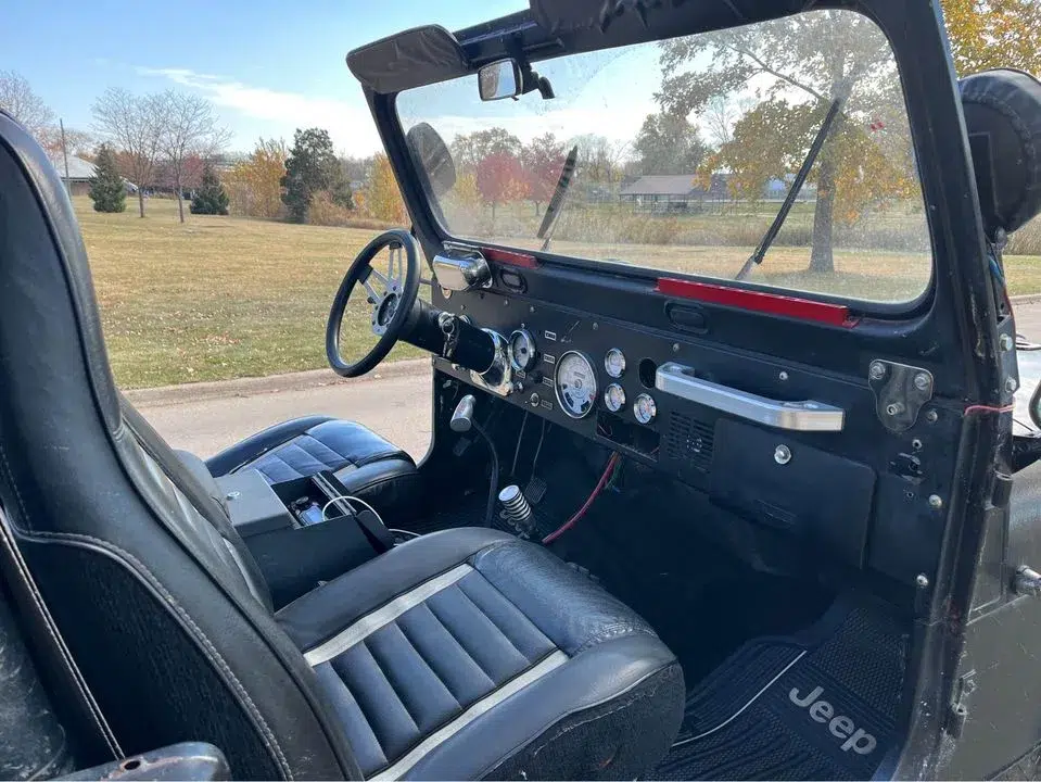 1983 CJ7 Laredo
