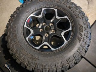 2023 JLR Stock Wheels/Tires