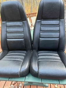 jeep-yj-front-seats