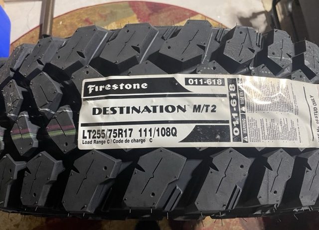 Jeep tire – brand new LT255/75R17
