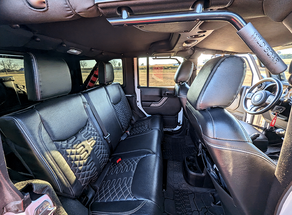 2016 JKU Loaded with Extras!