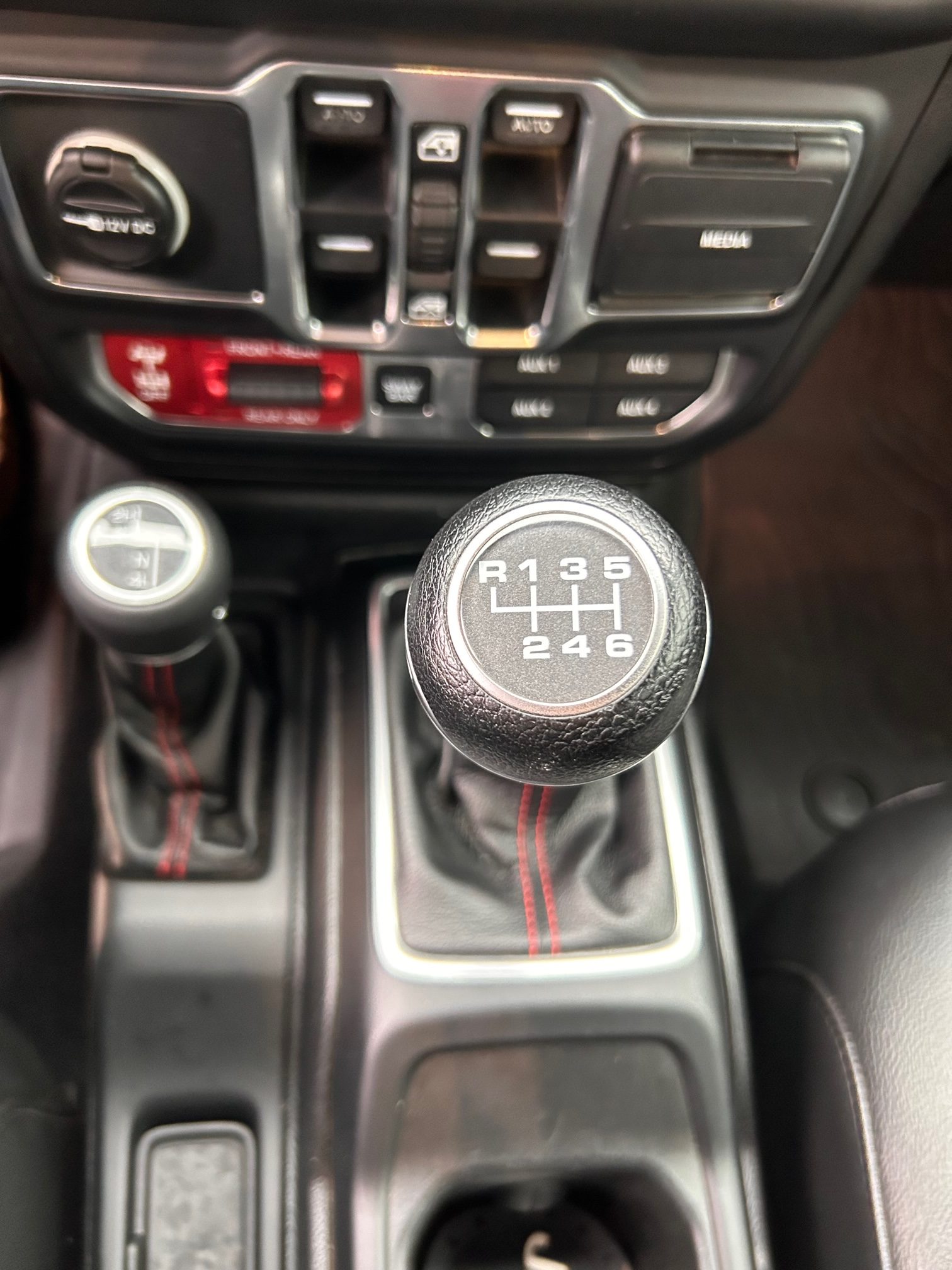 2018 JL Wrangler Rubicon Unlimited (Manual Trans.)
