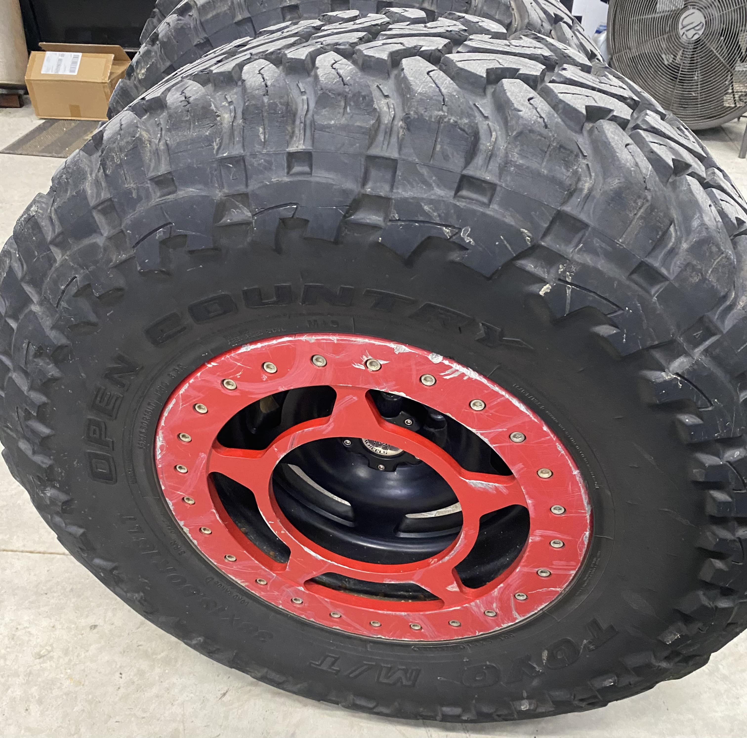 5 Spyderlock Wheels with 38/13.50 Toyo MTs