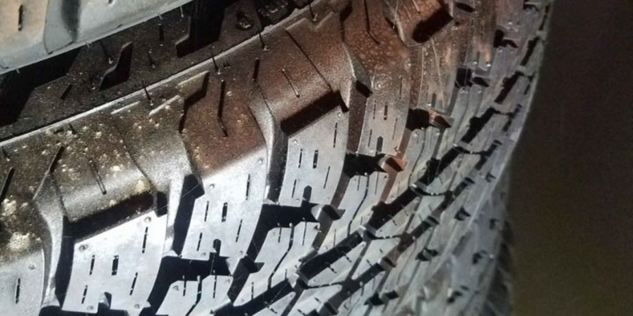 2018 jeep wrangler tires and rims like new 3 monnths