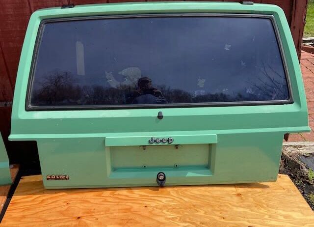 1991 Jeep Cherokee doors, hatch, and hood