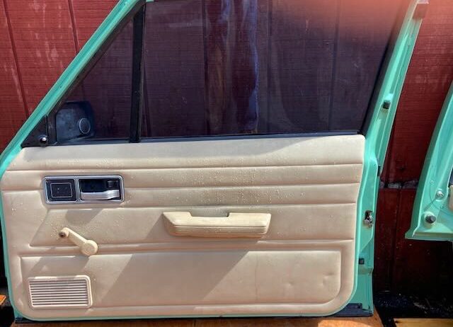 1991 Jeep Cherokee doors, hatch, and hood