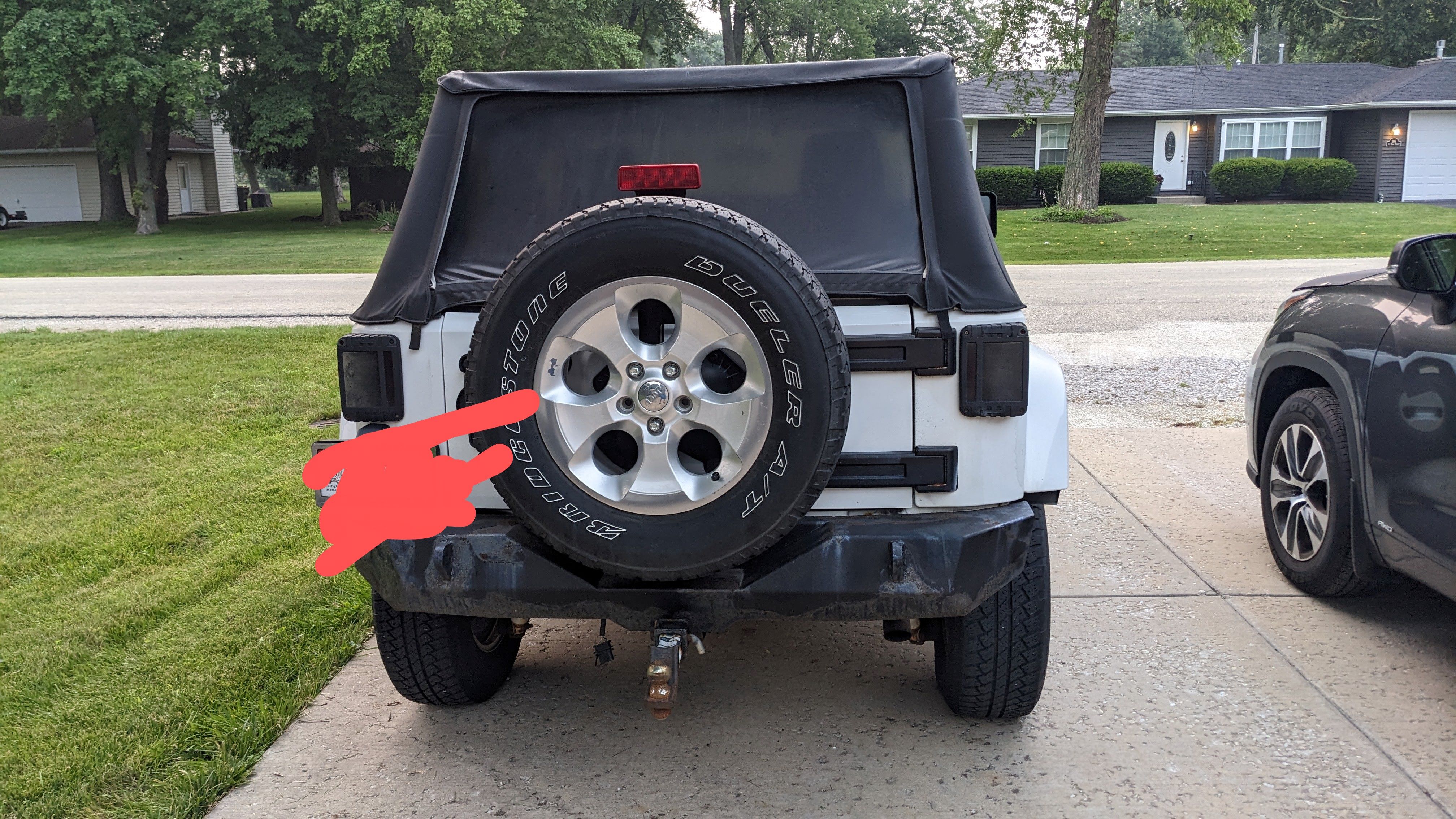 Jeep 2dr Sahara with newer engine w/ warranty. Clean title