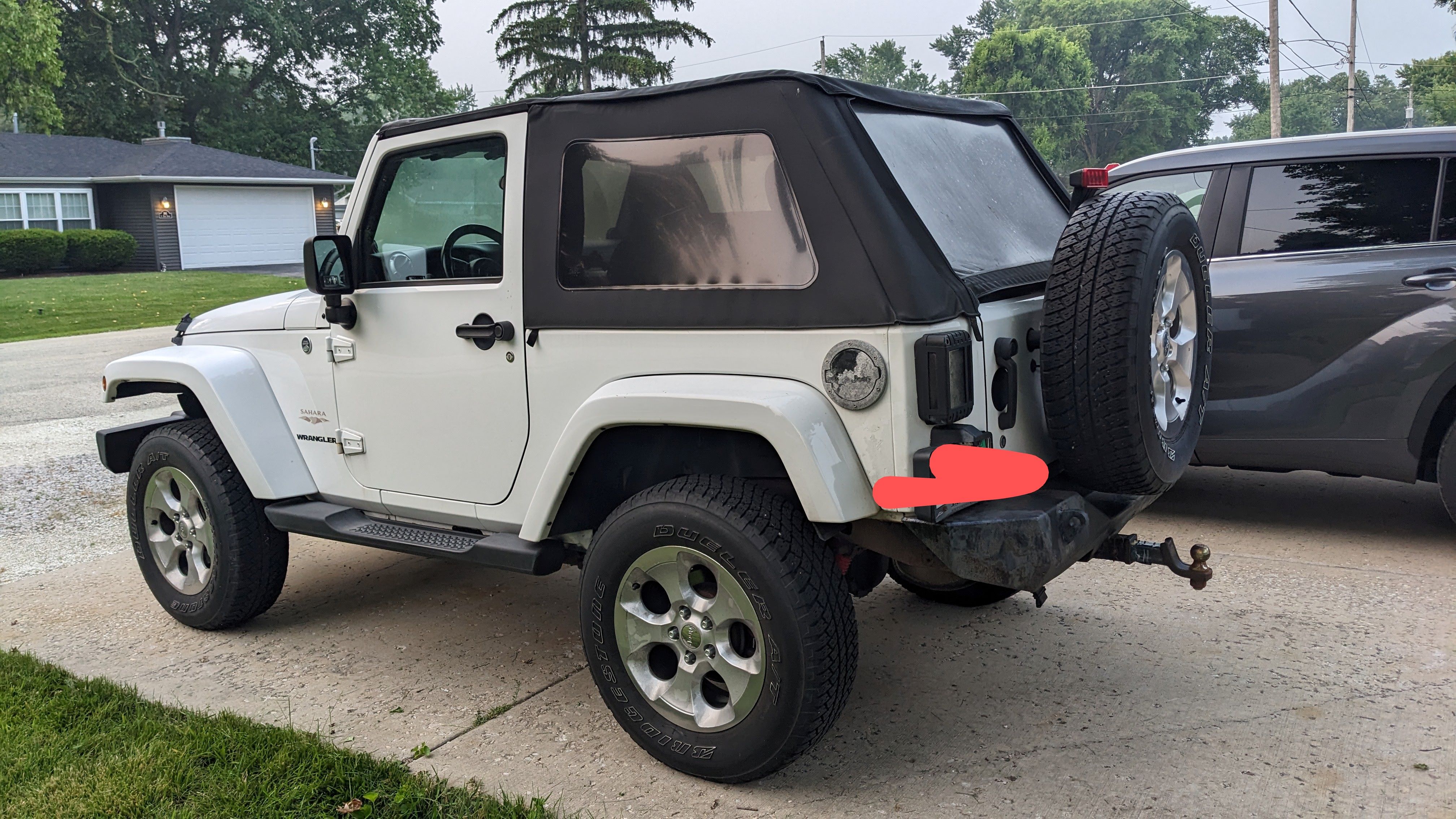Jeep 2dr Sahara with newer engine w/ warranty. Clean title