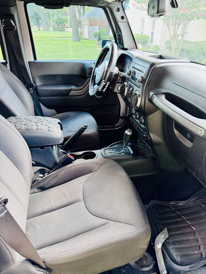 Priced to Sell Quick – 2015 Wranger, ProComp Lifted, 35″ Tires, 95k Miles