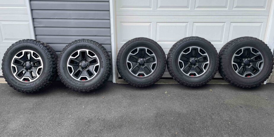 2016 Jeep Rubicon wheels w/BFG Mud Terrain Tires