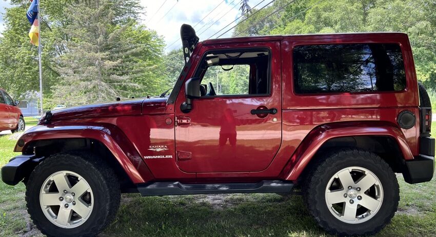 2012 Jeep Wrangler Sahara Sport Utility Deep Cherry Red 6 cyl 6 speed MANUAL