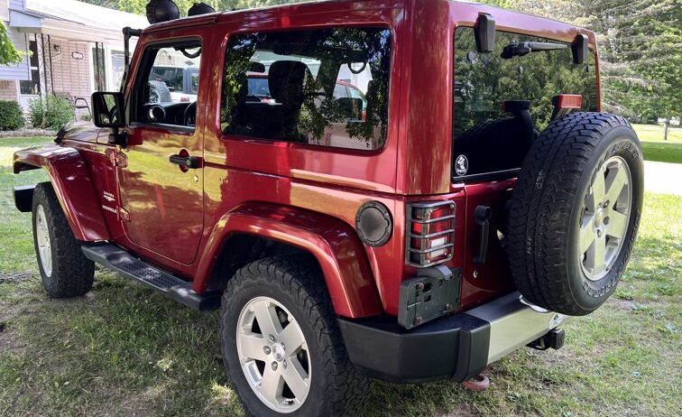 2012 Jeep Wrangler Sahara Sport Utility Deep Cherry Red 6 cyl 6 speed MANUAL