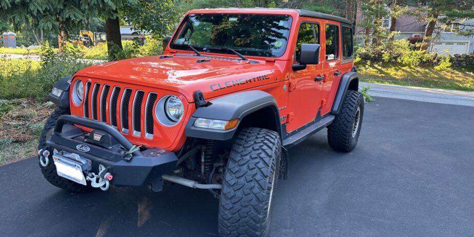 2019 JLU Sahara “Clementine”