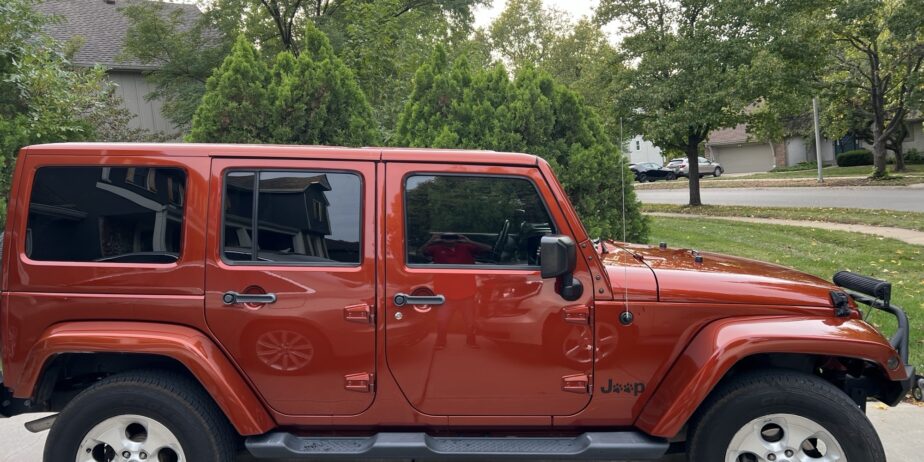 2014 Jeep Wrangler Sahara 4×4 6 cylinder automatic