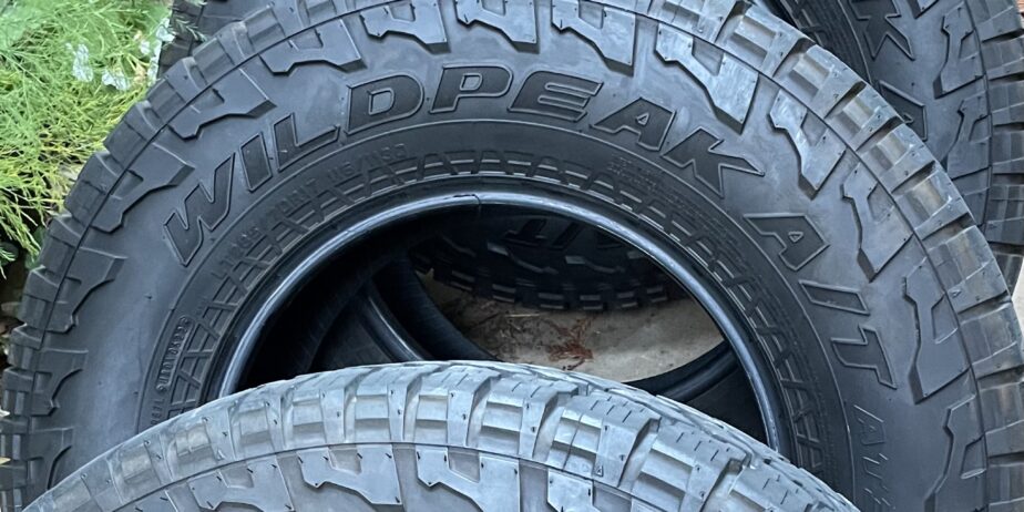 285/70r17 set of 4 falken wildpeak At3