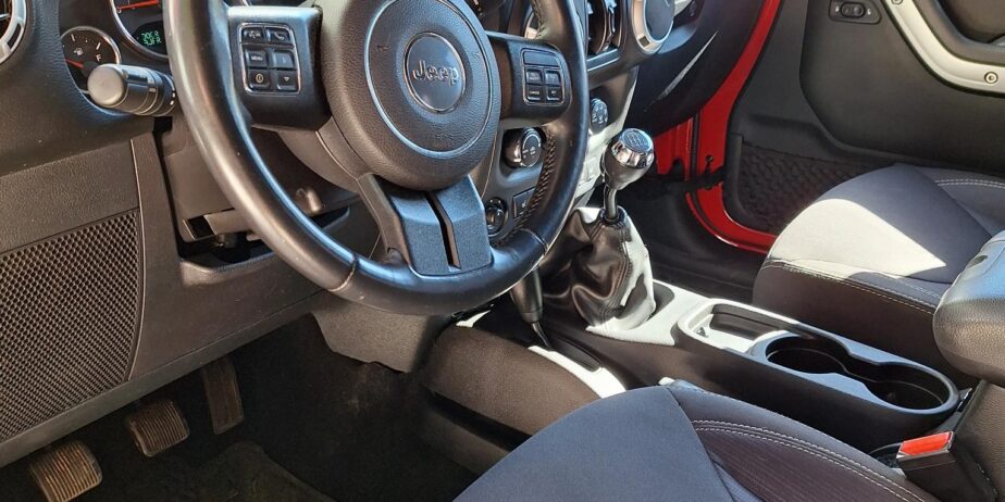 2014 Jeep Wrangler Unlimited Sahara 4 door