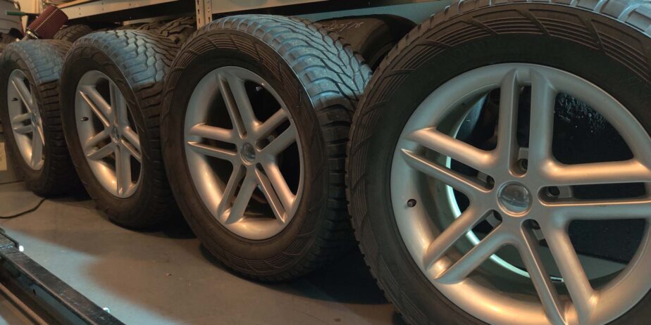 Beautiful Wheel Low Profile Tire set for Jeep