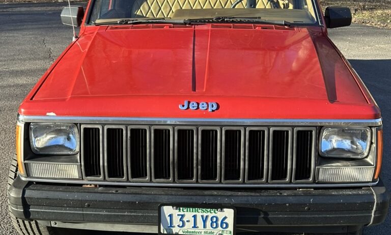 1986 American Motors Jeep Comanche MJ (7-foot) Long bed, 2×4 RWD, 5-speed manual