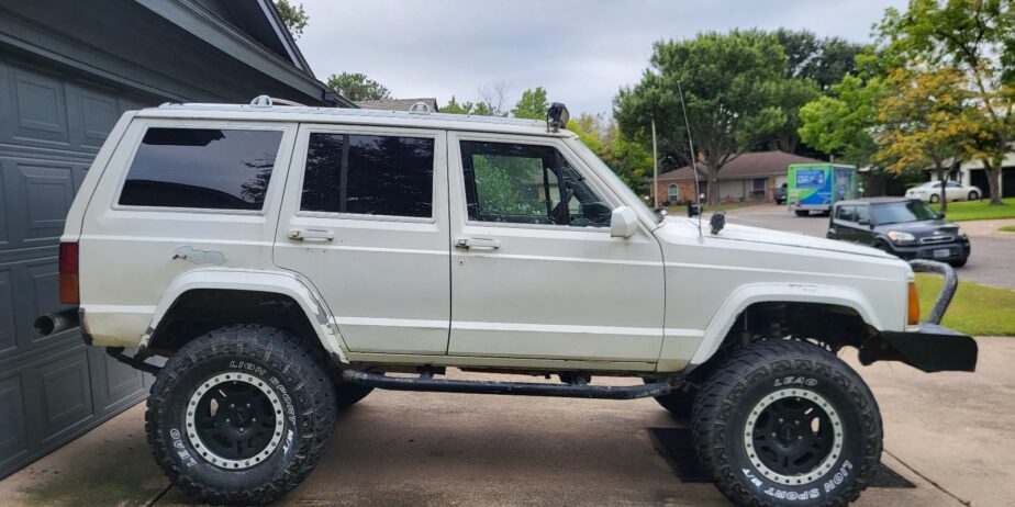 Classic 1991 Jeep Cherokee Laredo custom modifications