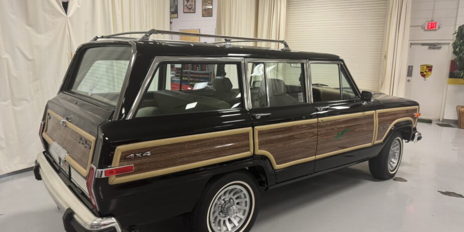 1990 Jeep Grand Wagoneer