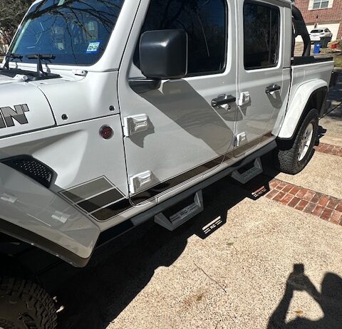 2023 Gladiator Rubicon 4×4 “Summer Lovin” many extras, mint only 2813 miles