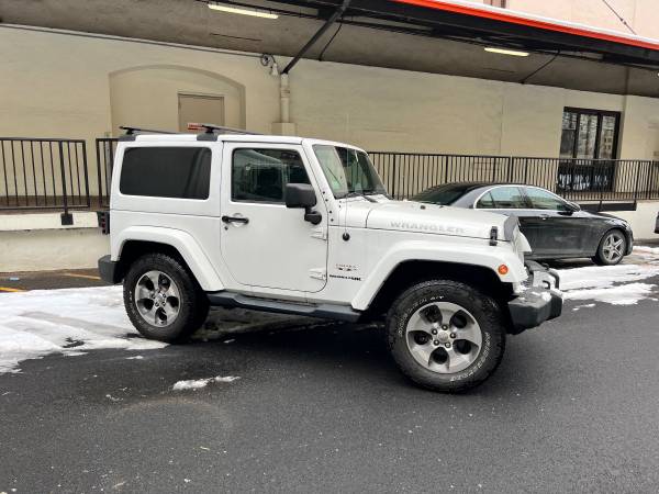 Beautiful Condition – 2018 – 2 Door – White – Jeep Sahara v6 4WD