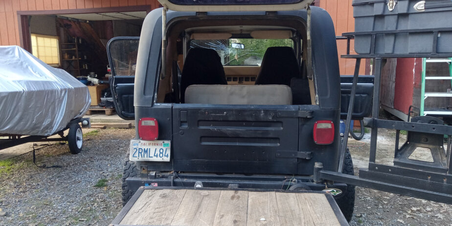 1989 Jeep Wrangler Sahara 4WD + Lots of extras!