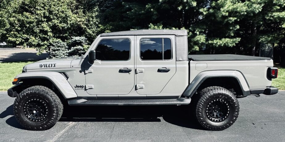 FOR SALE: 2023 Jeep Gladiator Willys Sport – Mint Con. w/ Jeep-Installed Mods