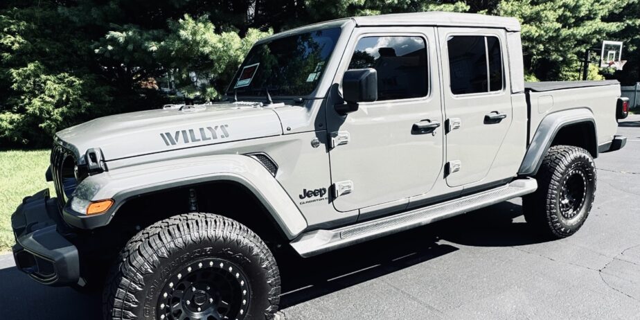 FOR SALE: 2023 Jeep Gladiator Willys Sport – Mint Con. w/ Jeep-Installed Mods