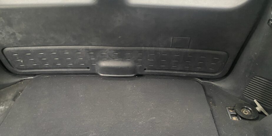Vintage Cherokee Laredo 2002