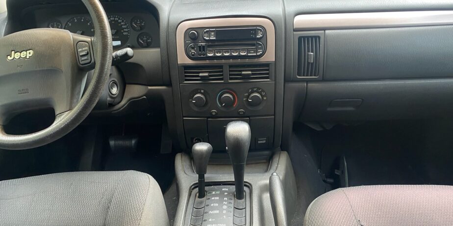 Vintage Cherokee Laredo 2002