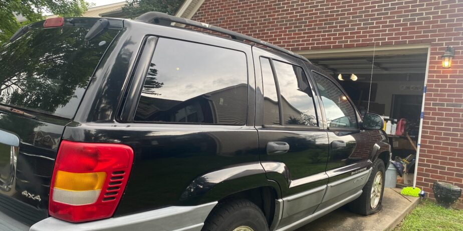 Vintage Cherokee Laredo 2002