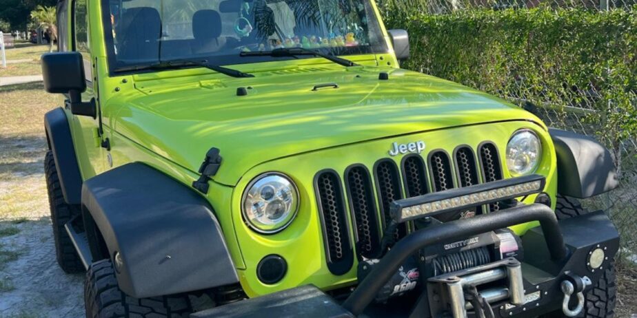 2016 Wrangler lifted, big tires, apple play, 46,000 miles.