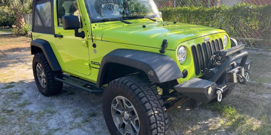 2016 Wrangler lifted, big tires, apple play, 46,000 miles.