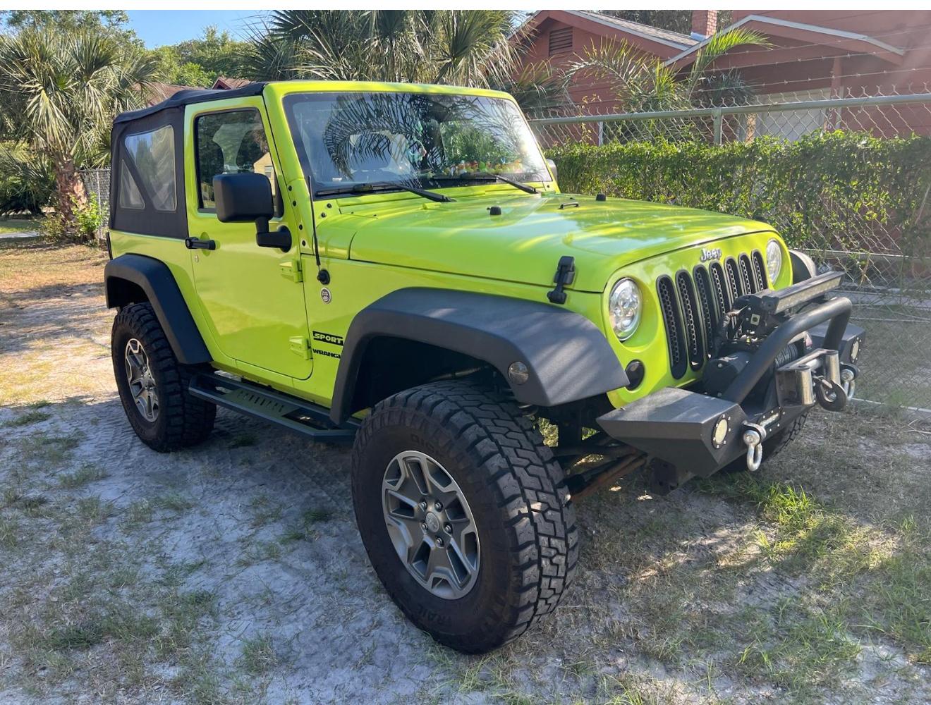 2016 Wrangler lifted, big tires, apple play, 46,000 miles.