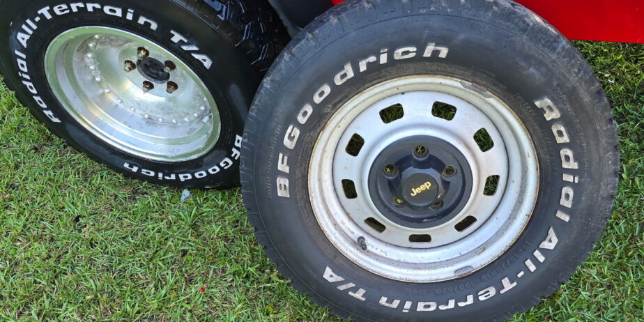 1992 Jeep Wranler, 4 cylinder, manual transmission-149,587 original miles